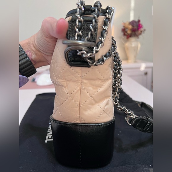 CHANEL 💯 Authentic medium two-toned Gabrielle Hobo - Picture 9 of 16